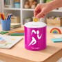 קופת צדקה \ חיסכון קרמית בעיצוב אישי עם השם שלך בעיצוב רצים אולימפיים גודל הקופה 20 × 25 ס"מ