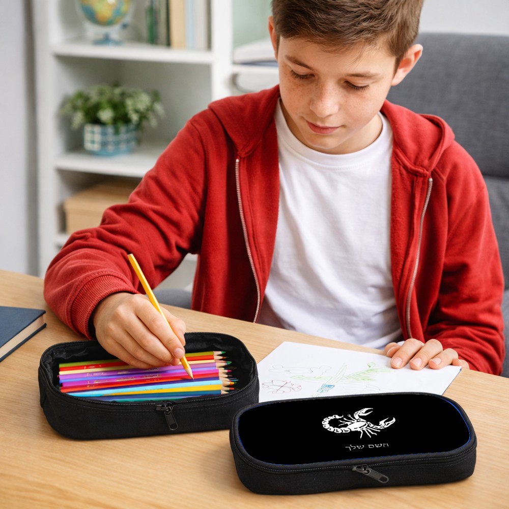 קלמר בעיצוב אישי עם השם שלך בעיצוב מזלות - עקרב גודל 23 × 7 × 12 ס"מ