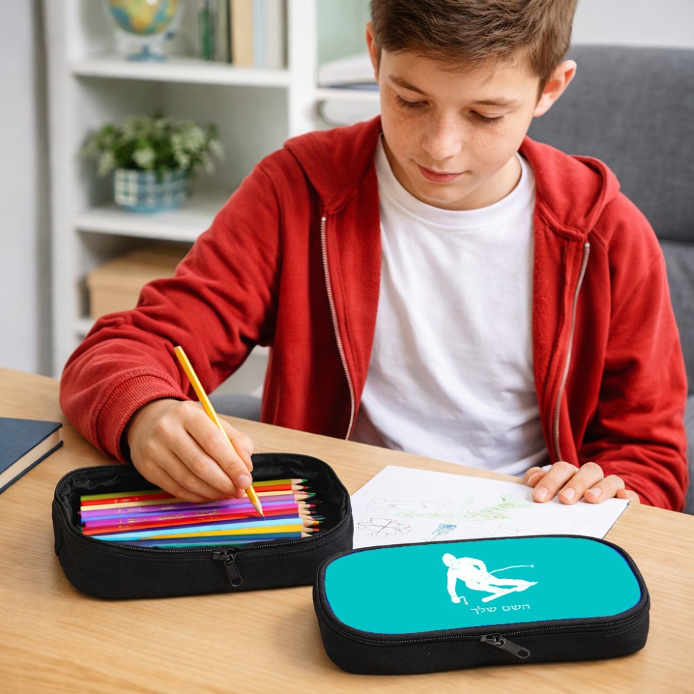 קלמר בעיצוב אישי עם השם שלך בעיצוב סקי גודל 23 × 7 × 12 ס"מ