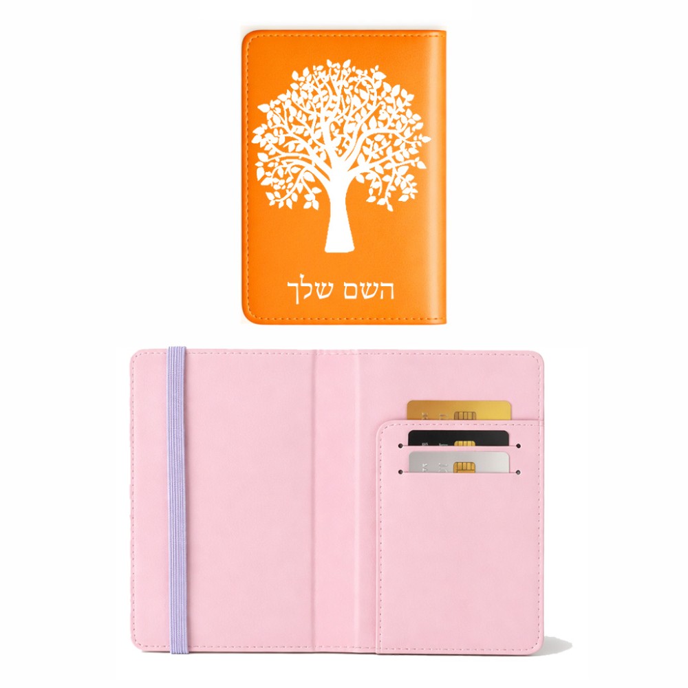 כיסוי דרכון ת.ז ארנק צבע פנימי ורוד בעיצוב אישי עם השם שלך בעיצוב עץ גודל 10 × 14.4 ס"מ