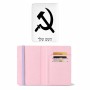 כיסוי דרכון ת.ז ארנק צבע פנימי ורוד בעיצוב אישי עם השם שלך בעיצוב פטיש ומגל גודל 10 × 14.4 ס"מ