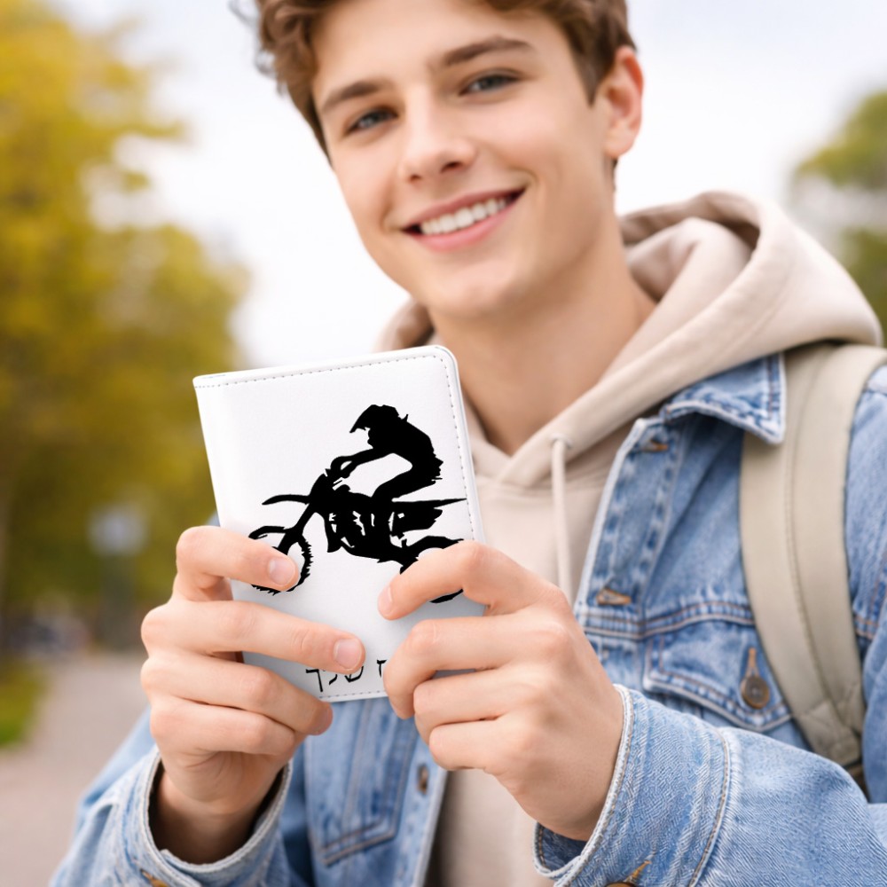 כיסוי דרכון ת.ז ארנק צבע פנימי ורוד בעיצוב אישי עם השם שלך בעיצוב מוטוקרוס גודל 10 × 14.4 ס"מ