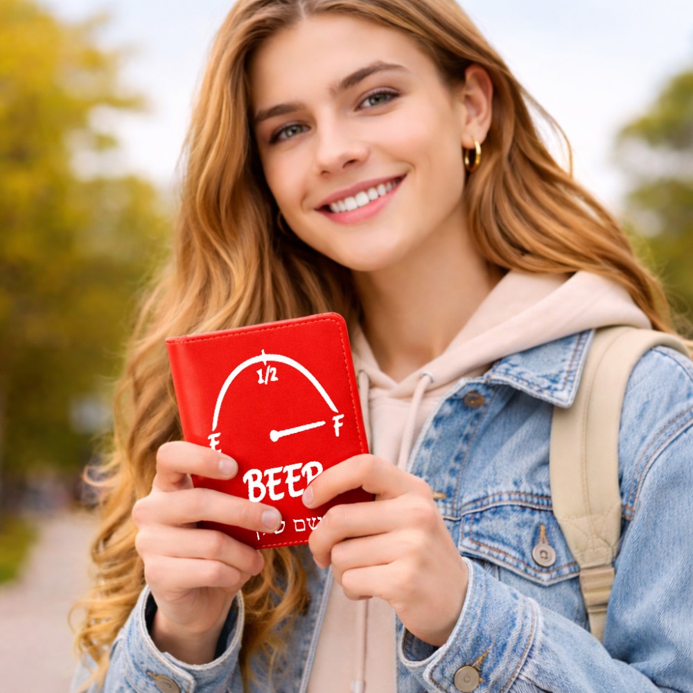 כיסוי דרכון ת.ז ארנק צבע פנימי ורוד בעיצוב אישי עם השם שלך בעיצוב מיכל של בירה גודל 10 × 14.4 ס"מ