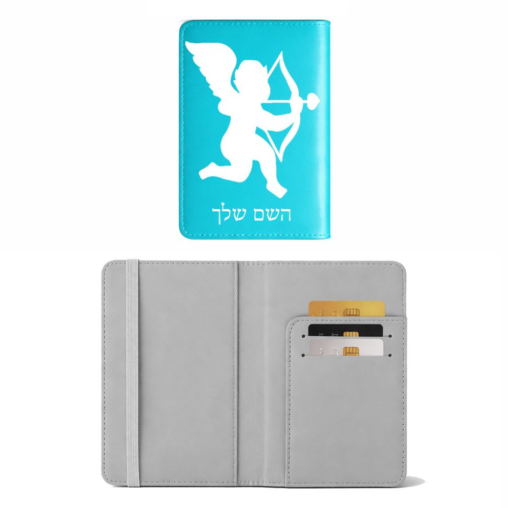 כיסוי דרכון ת.ז ארנק צבע פנימי אפור בעיצוב אישי עם השם שלך בעיצוב קופידון גודל 10 × 14.4 ס"מ