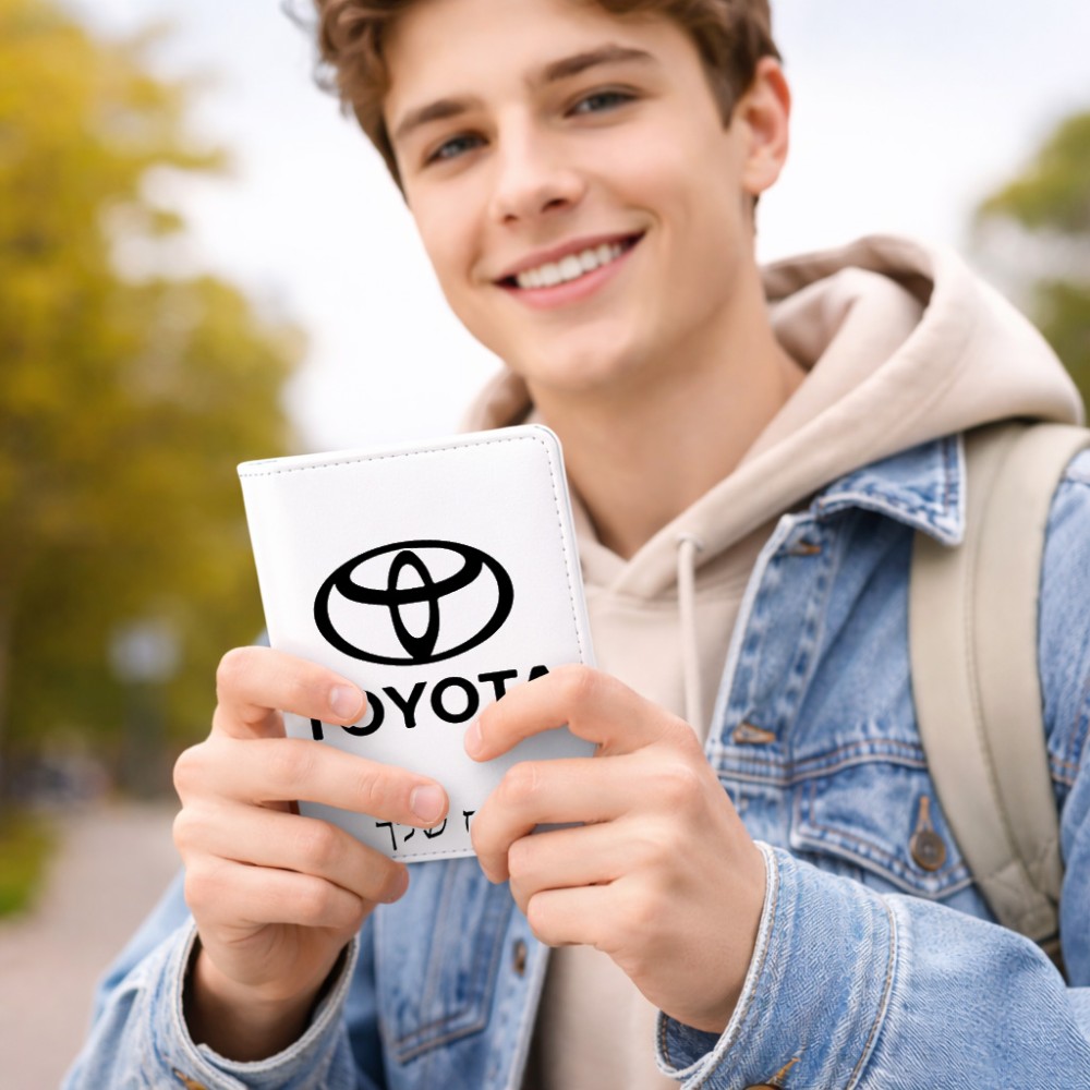 כיסוי דרכון ת.ז ארנק צבע פנימי אפור בעיצוב אישי עם השם שלך בעיצוב טויוטה גודל 10 × 14.4 ס"מ