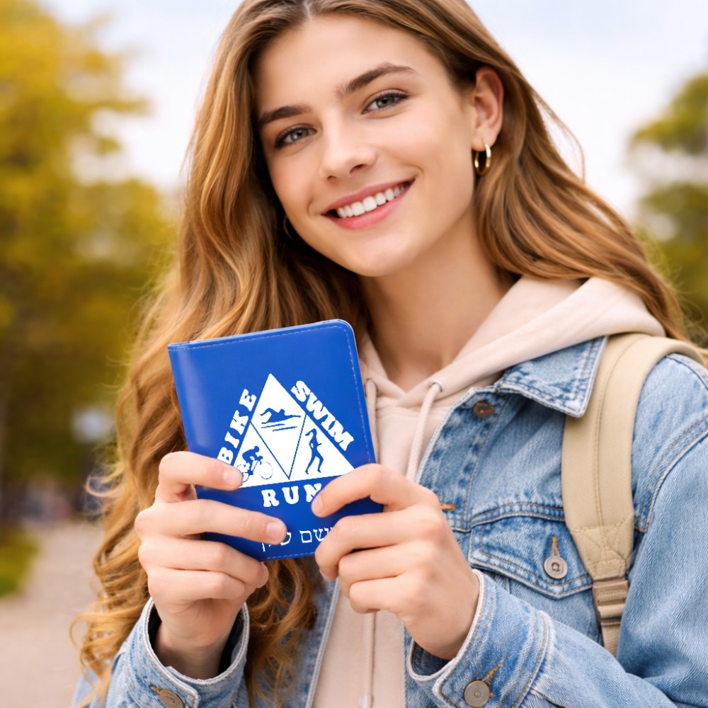 כיסוי דרכון ת.ז ארנק צבע פנימי אפור בעיצוב אישי עם השם שלך בעיצוב טריאתלון גודל 10 × 14.4 ס"מ