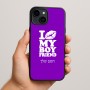 כיסוי בעיצוב אישי עם השם שלך לדגם - Apple iPhone 15 Plus בעיצוב נשקי את חבר שלי