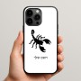 כיסוי בעיצוב אישי עם השם שלך לדגם - Apple iPhone 15 Pro Max בעיצוב עקרב