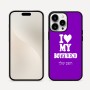 כיסוי בעיצוב אישי עם השם שלך לדגם - Apple iPhone 16 Pro Max בעיצוב אוהבת את החבר שלי