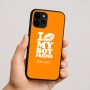 כיסוי בעיצוב אישי עם השם שלך לדגם - Apple iPhone 16 בעיצוב נשקי את חבר שלי