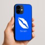 כיסוי בעיצוב אישי עם השם שלך לדגם - Apple iPhone 16e בעיצוב שפתיים - נשיקה