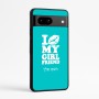 כיסוי בעיצוב אישי עם השם שלך לדגם - Google Pixel 7a 5G בעיצוב לנשק את החברה שלי
