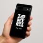 כיסוי בעיצוב אישי עם השם שלך לדגם - Google Pixel 7a 5G בעיצוב נשקי את חבר שלי