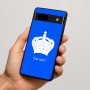 כיסוי בעיצוב אישי עם השם שלך לדגם - Google Pixel 7a 5G בעיצוב כתר מלכותי