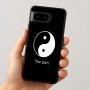 כיסוי בעיצוב אישי עם השם שלך לדגם - Google Pixel 8 5G בעיצוב סמל יינג יאנג
