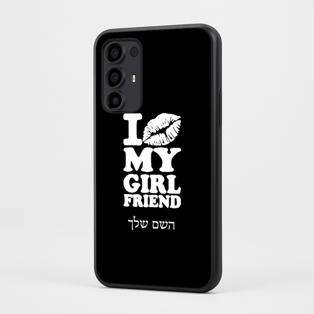 כיסוי בעיצוב אישי עם השם שלך לדגם - Motorola Moto G35 5G בעיצוב לנשק את החברה שלי