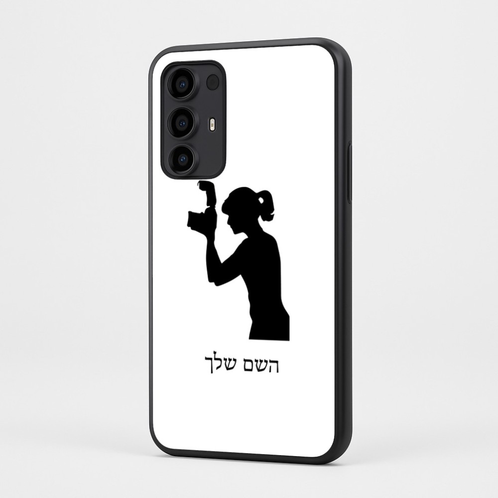 כיסוי בעיצוב אישי עם השם שלך לדגם - Motorola Moto G35 5G בעיצוב צלמת - אישה