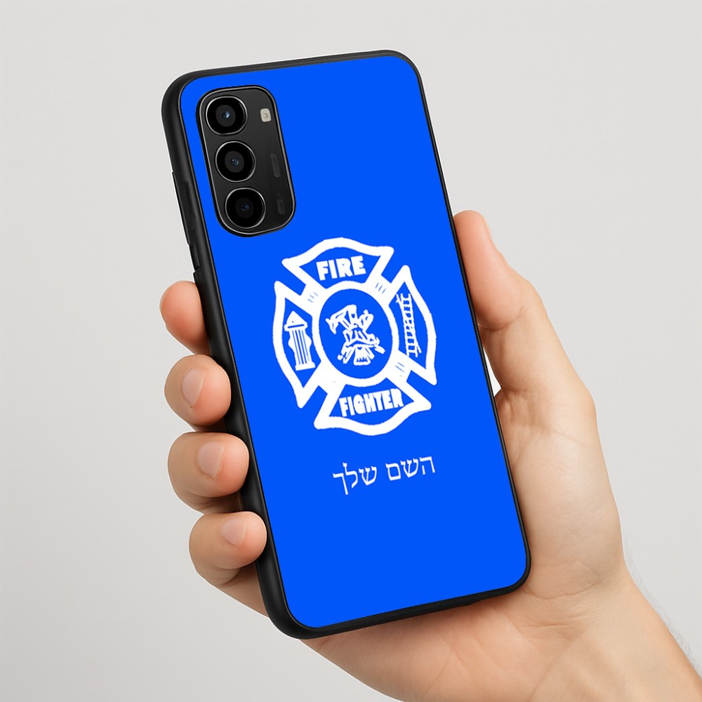 כיסוי בעיצוב אישי עם השם שלך לדגם - Motorola Moto G67 Power 5G בעיצוב כבאי - תגית