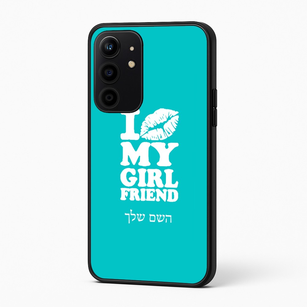 כיסוי בעיצוב אישי עם השם שלך לדגם - Realme 16 Pro+ 5G בעיצוב לנשק את החברה שלי