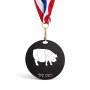 מדליה מעץ בעיצוב אישי עם השם שלך בעיצוב חזיר גודל 6.5 × 6.5 ס"מ