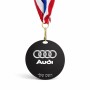 מדליה מעץ בעיצוב אישי עם השם שלך בעיצוב אאודי גודל 6.5 × 6.5 ס"מ