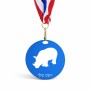 מדליה מעץ בעיצוב אישי עם השם שלך בעיצוב קרנף גודל 6.5 × 6.5 ס"מ