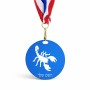 מדליה מעץ בעיצוב אישי עם השם שלך בעיצוב עקרב גודל 6.5 × 6.5 ס"מ