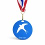 מדליה מעץ בעיצוב אישי עם השם שלך בעיצוב לבלוע גודל 6.5 × 6.5 ס"מ
