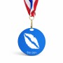 מדליה מעץ בעיצוב אישי עם השם שלך בעיצוב שפתיים - נשיקה גודל 6.5 × 6.5 ס"מ