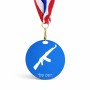 מדליה מעץ בעיצוב אישי עם השם שלך בעיצוב אק 47 גודל 6.5 × 6.5 ס"מ