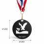 מדליה מעץ בעיצוב אישי עם השם שלך בעיצוב נשר אמריקאי גודל 6.5 × 6.5 ס"מ