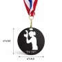 מדליה מעץ בעיצוב אישי עם השם שלך בעיצוב צלמת - אישה גודל 6.5 × 6.5 ס"מ