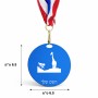 מדליה מעץ בעיצוב אישי עם השם שלך בעיצוב ג'ירפה באפריקה גודל 6.5 × 6.5 ס"מ