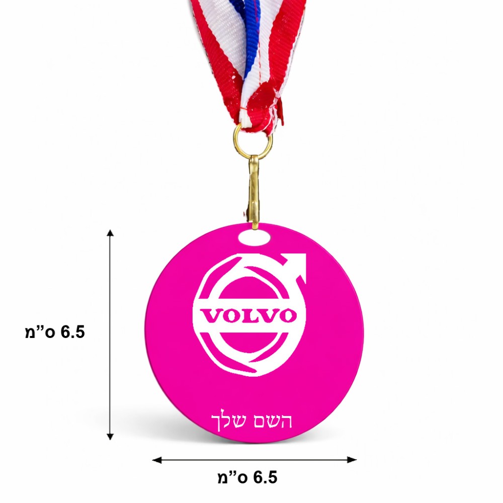 מדליה מעץ בעיצוב אישי עם השם שלך בעיצוב וולוו גודל 6.5 × 6.5 ס"מ