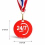 מדליה מעץ בעיצוב אישי עם השם שלך בעיצוב 24 ביולי גודל 6.5 × 6.5 ס"מ
